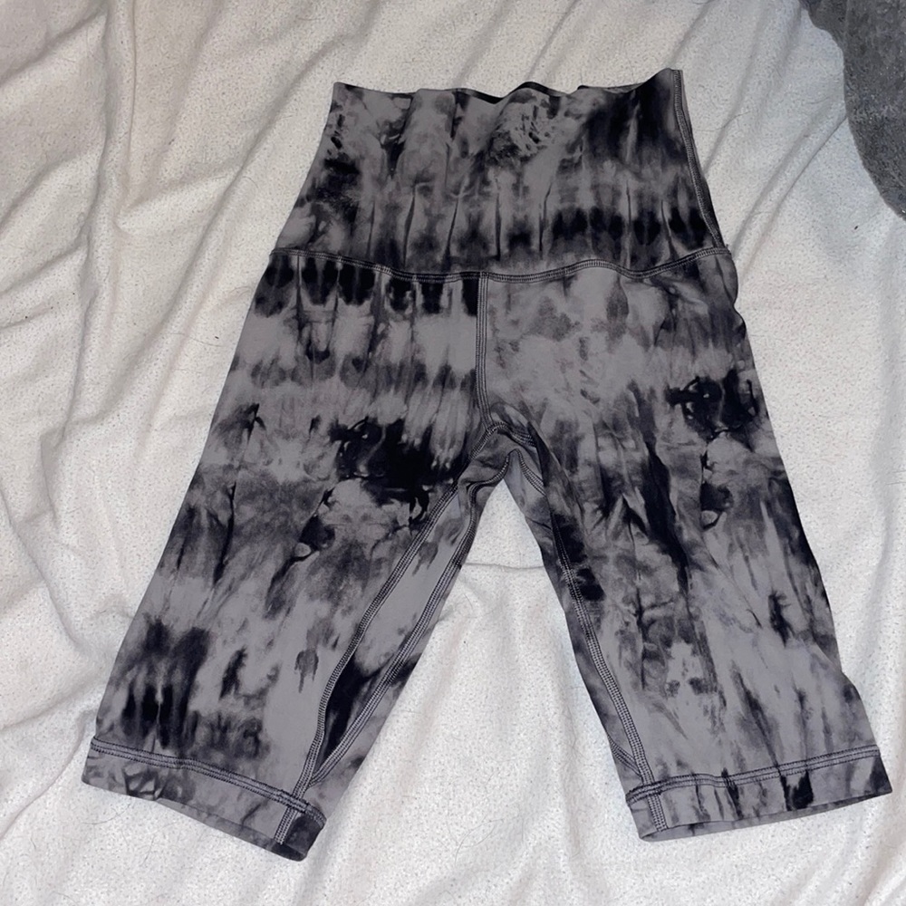 Lululemon Align biker shorts